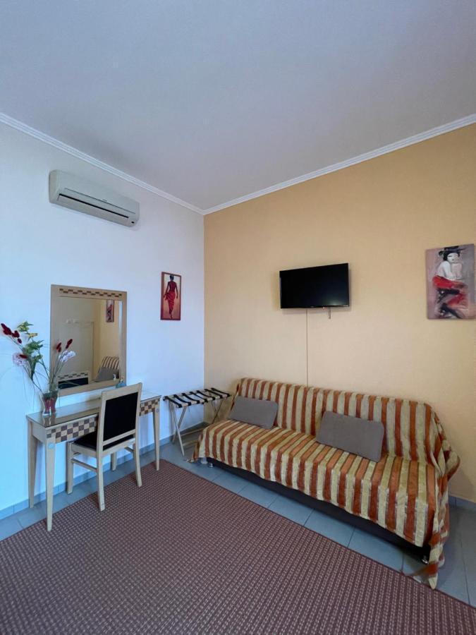 Entheon Rooms Marathopoli Buitenkant foto